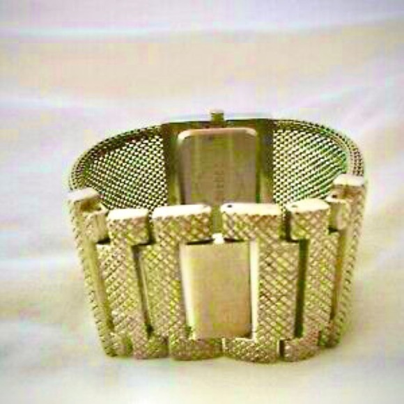 Womens gold wristwatch by Minicci - Picture 4 of 8
